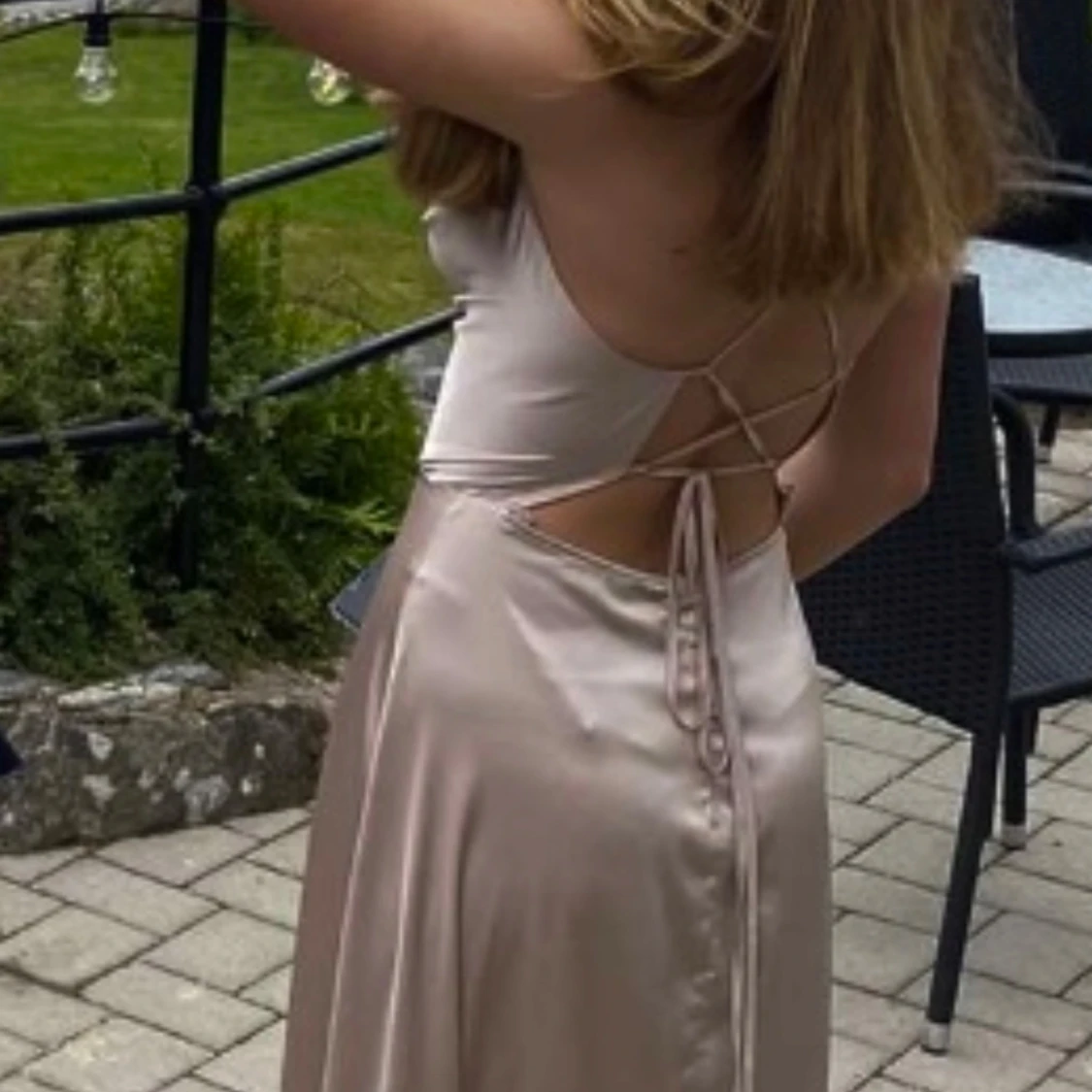 Champagnefärgad långklänning