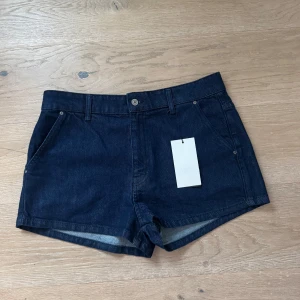 Jeansshorts  - Jätte snygga jeansshorts ifrån Zara med prislappen kvar, nypris 329kr💕💕