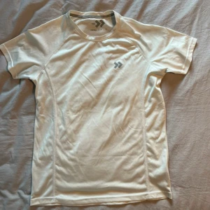 Vit tränings T-shirt  - Vit tränings T-shirt