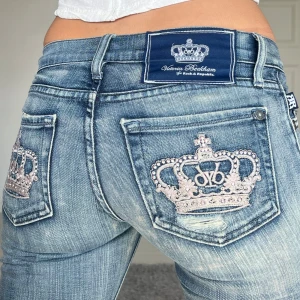 Victoria Beckham jeans - Midjemått: 36cm rakt över, innerbenslängd: 84cm 💕
