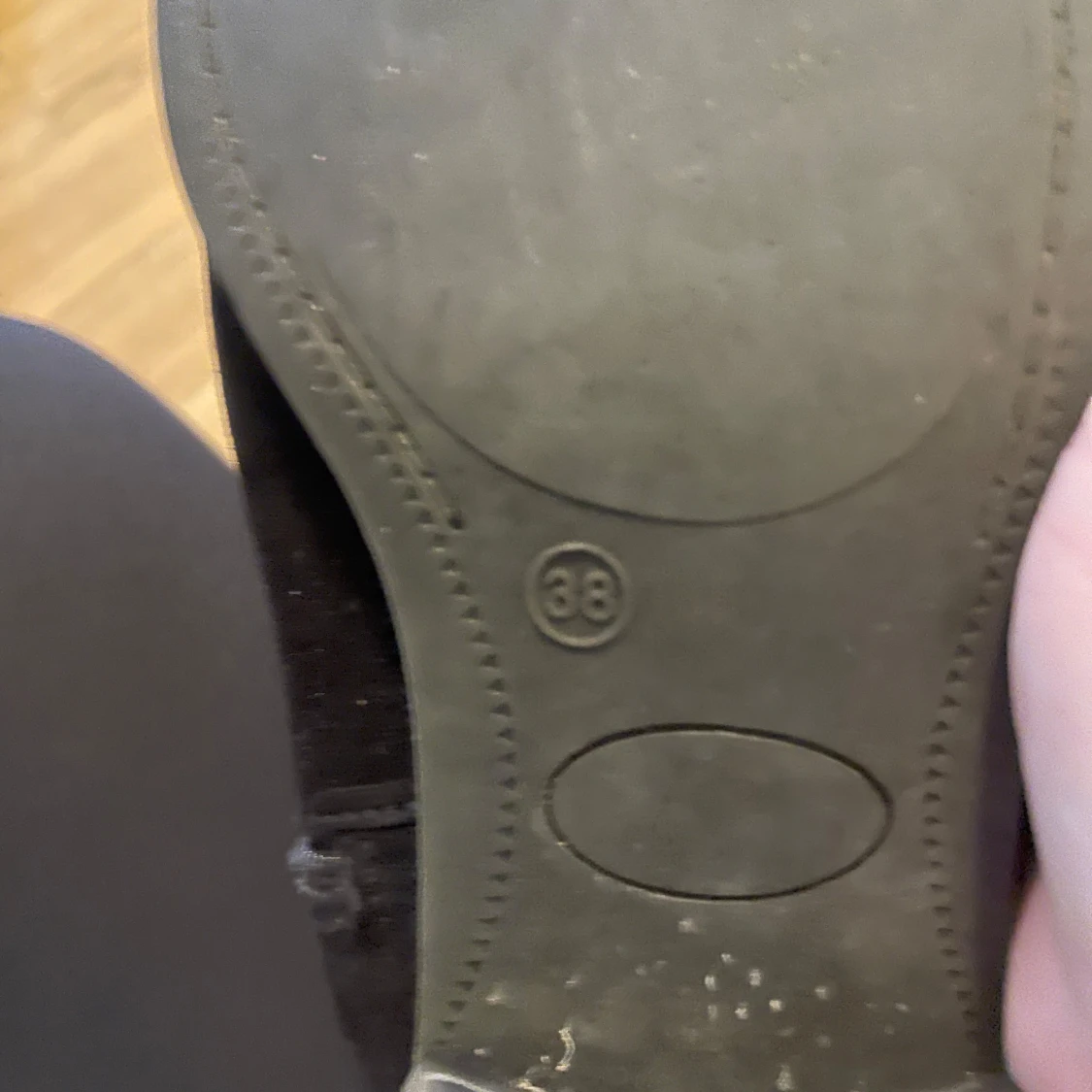 Svarta höga mockastövlar stl 38 - 1