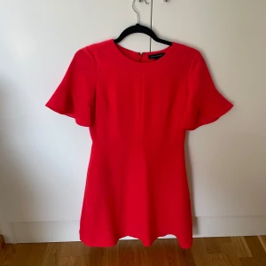 Banana republic klänning - Mycket gott skick, använd ett fåtal gånger  Nypris ca 1000kr.