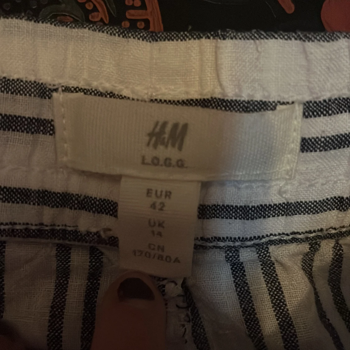 Randiga linnebyxor från H&M L.O.G.G. - 1