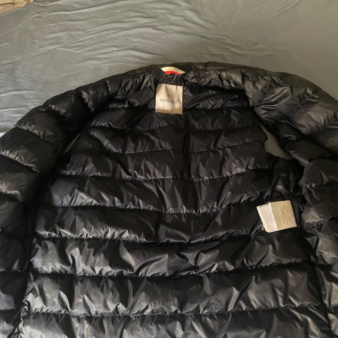 Svart dunväst från Moncler - 1