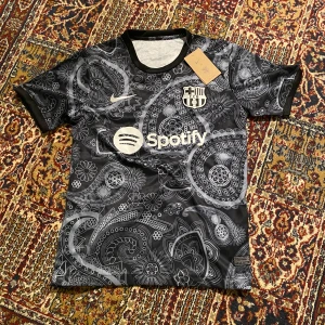 Fc Barcelona fotbollströja  - Jätte fin Barca tröja helt ny