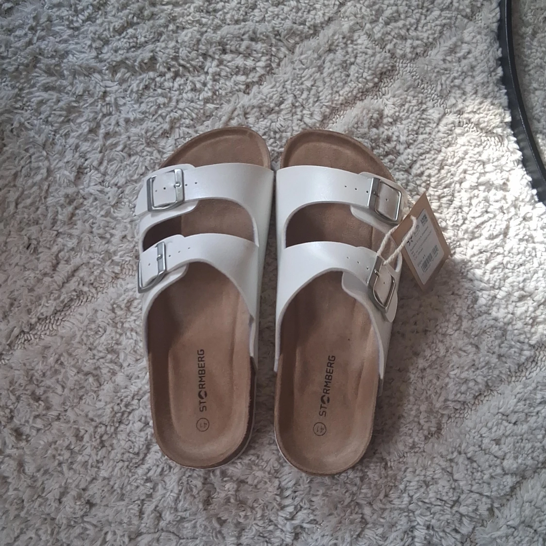 Vita sandaler från Stormberg
