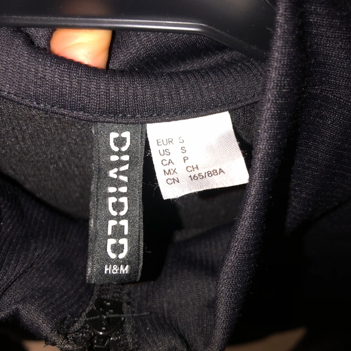 Svart croppad jacka från H&M Divided - 1