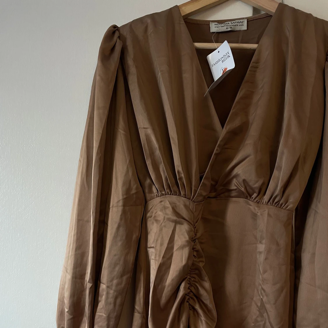 Helt ny, oanvänd Brun klänning - 1