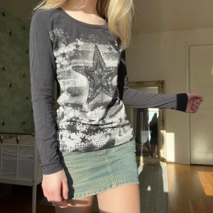 Topp - Söt topp med rhinestones och typ usa mönster