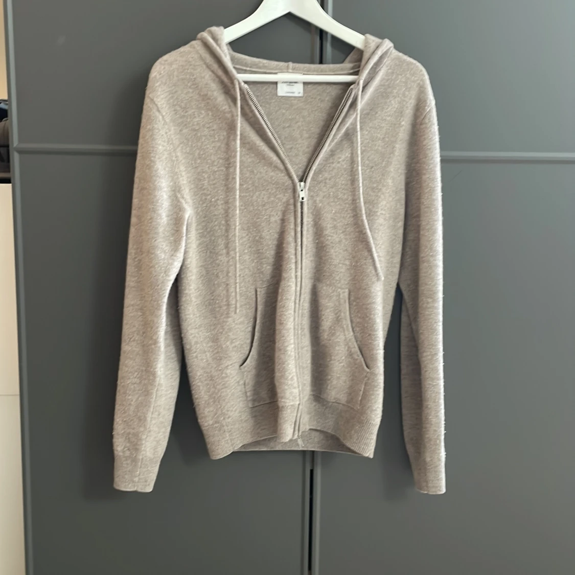 Beige hoodie från John Henric