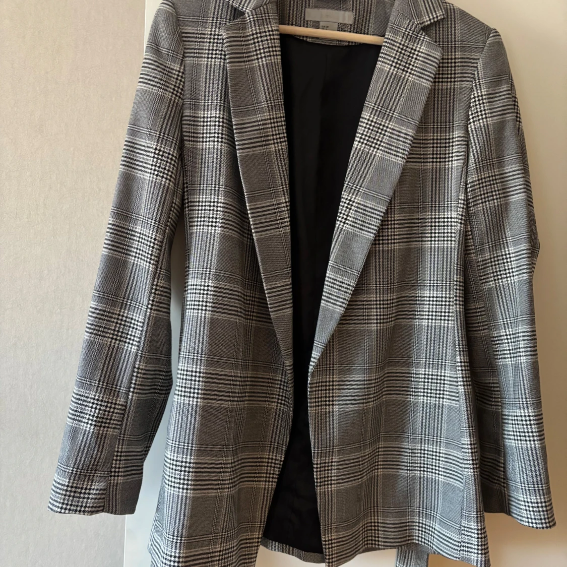 Grå rutig kavaj med bälte - 1