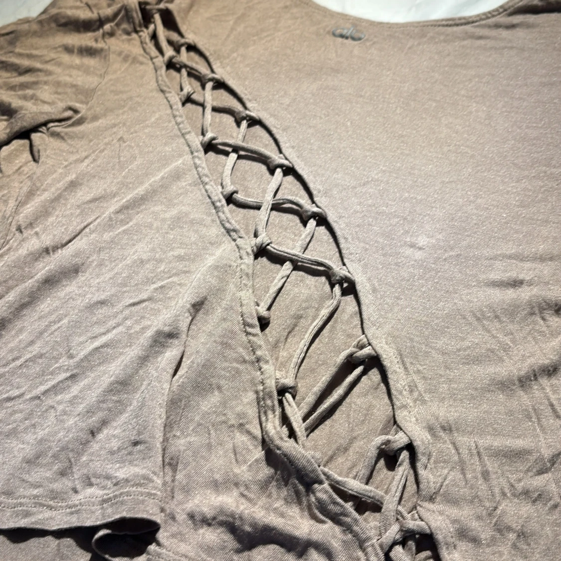 Beige kortärmad topp från Alo - 3