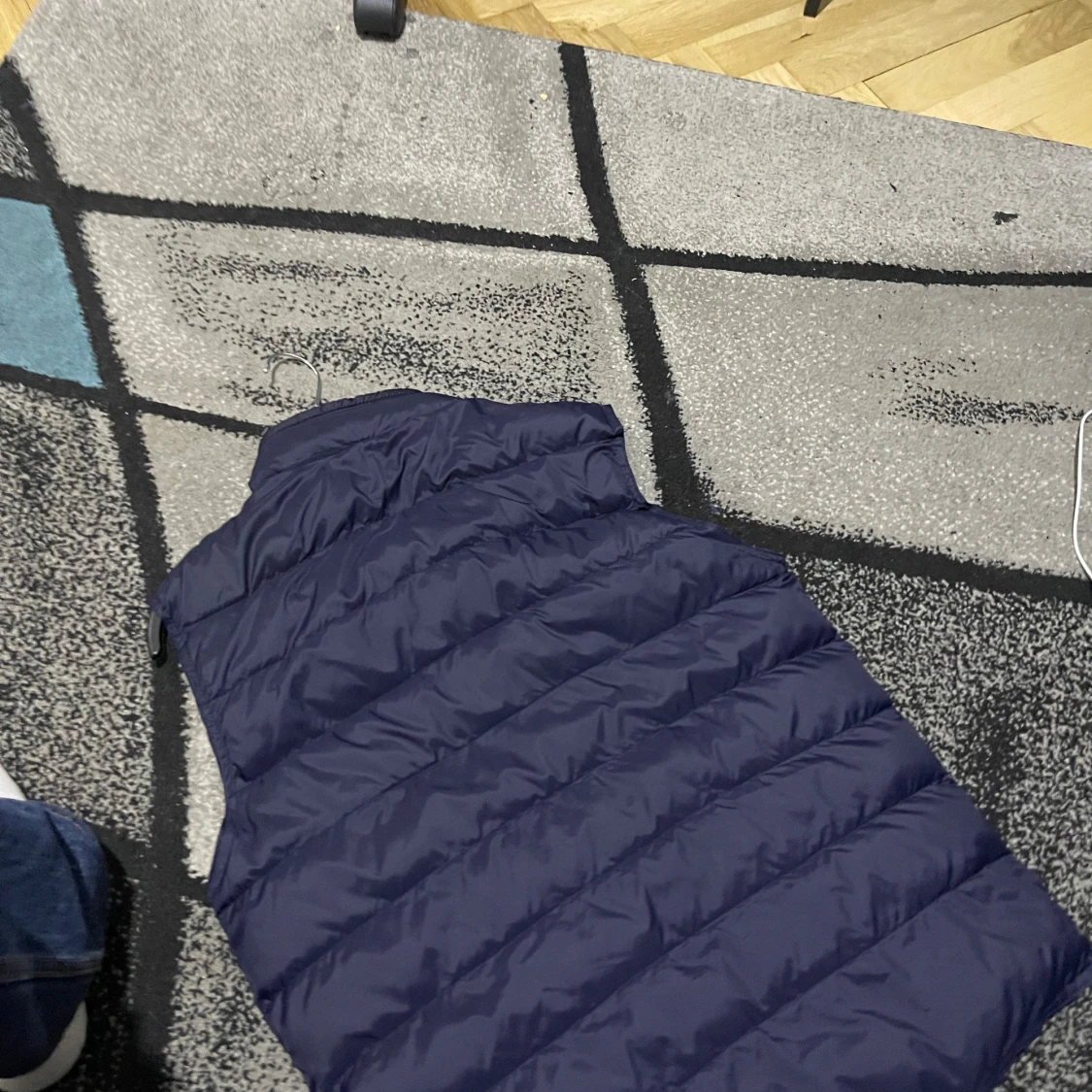 Mörkblå dunväst från Moncler