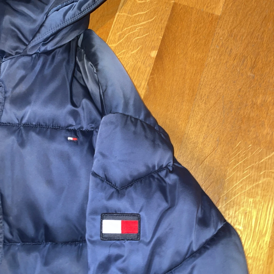 Blå dunjacka från Tommy Hilfiger - 1