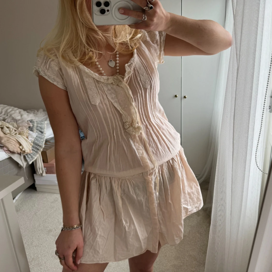 Snygg kortärmad klänning - 1