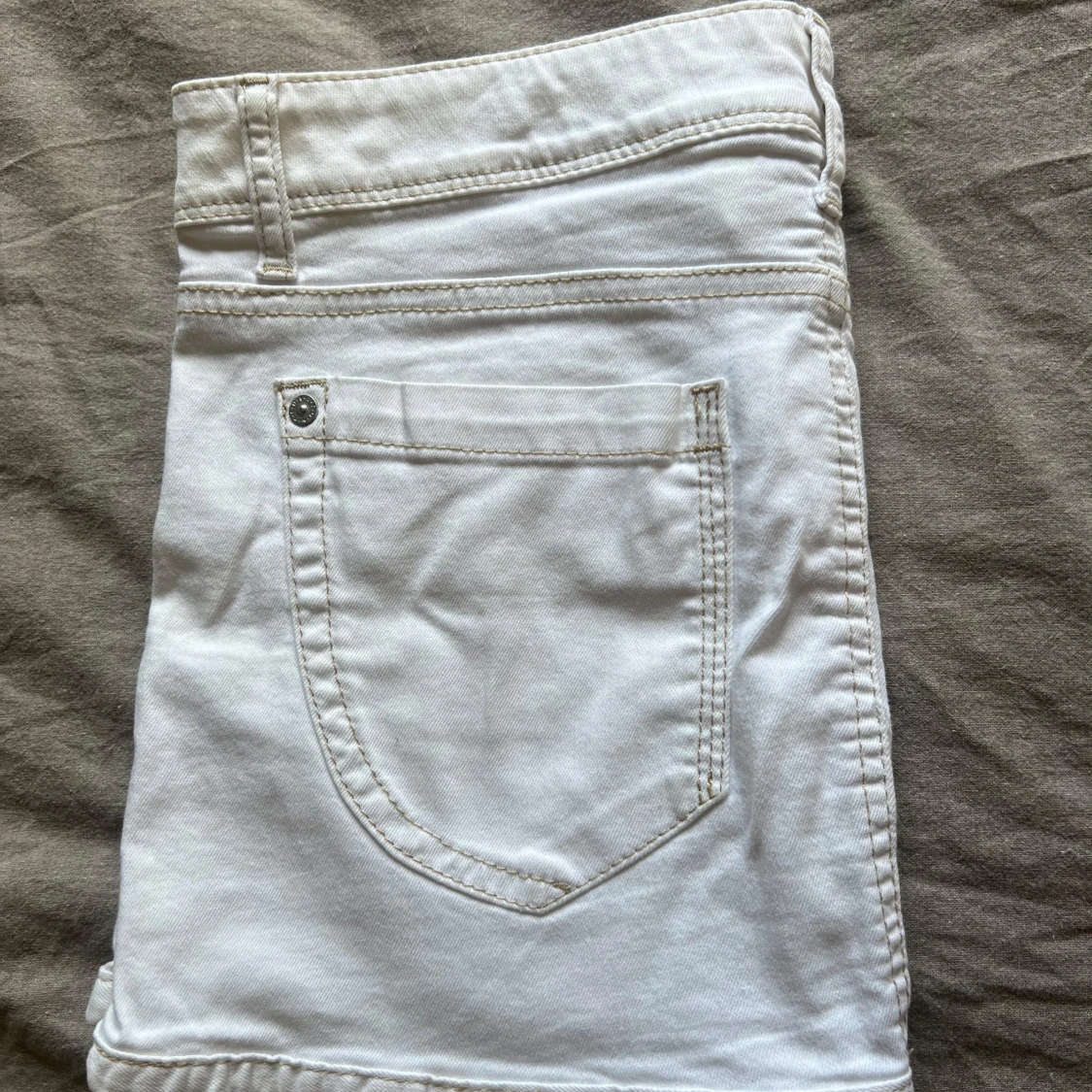 Vit lågmidjad jeanskjol - 3