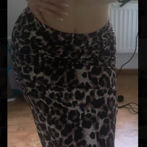 Leopardmönstrad långkjol - Sitter jätte fint🤍🤍