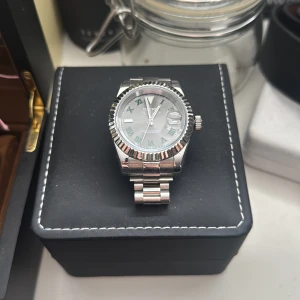 Seiko datejust  - Stilren klocka från seiko bara att höra av sig vid minsta lilla fundering