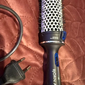 Björn Axén värmeborste - Säljer denna då den inte kommer till användning. Endast använt den fåtal gånger och den är i väldigt fint skick