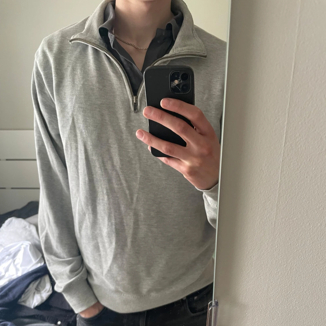 Ljusgrå zip tröja - 1