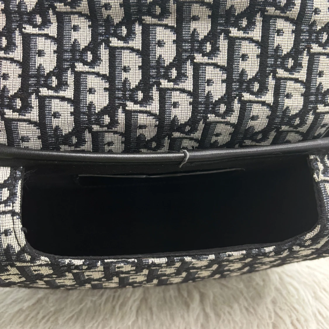 Dior 30 Montaigne axelväska i svart och vit canvas - 4