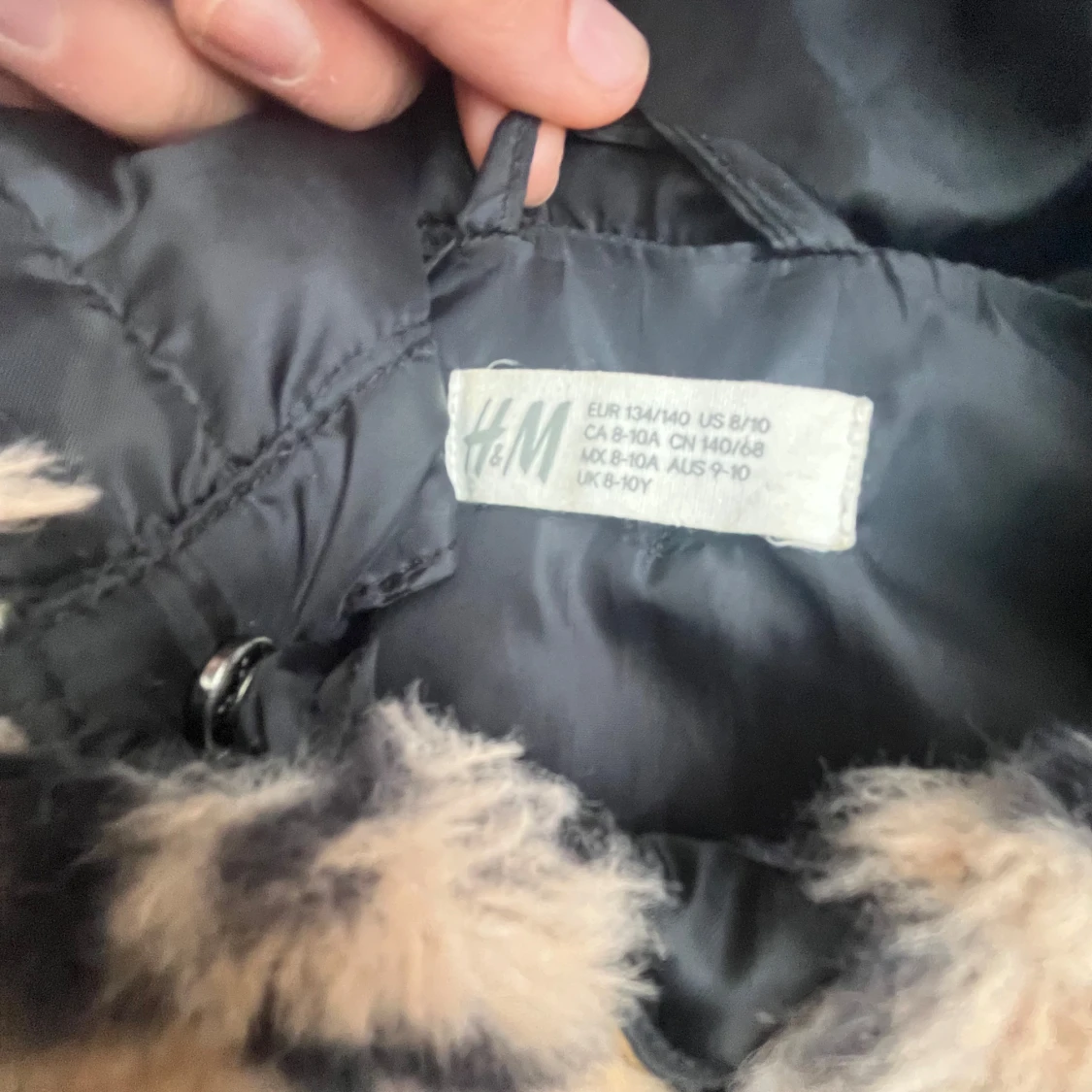 Leopardmönstrad pälsjacka med öron från H&M - 2