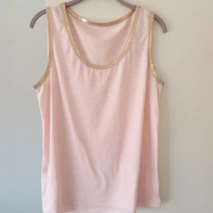 linne - ljusrosa linne med guld kant