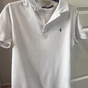  Polo Ralph Lauren piké - Helt ny säljes då den inte passade mig, kvitto finns 