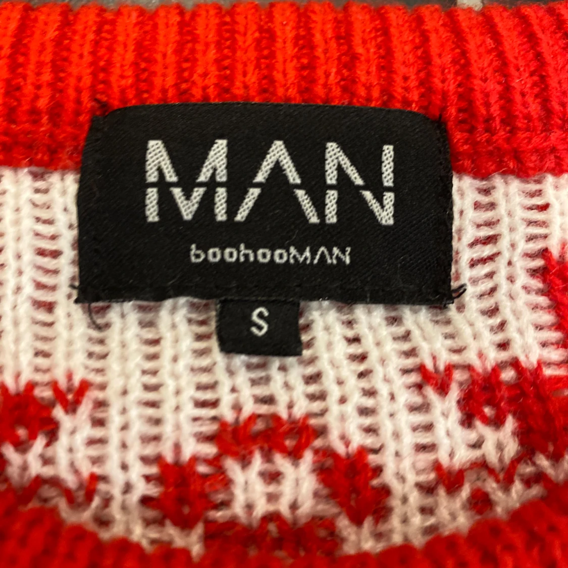 Röd jultröja med renar från BoohooMAN - 1