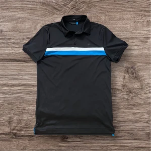 J Lindeberg Golf Piké - Säljer den här snygga piké tröjan från J Lindeberg. Perfekt att ha till en golfrunda nu innan det är försent. Pris kan diskuteras🤝