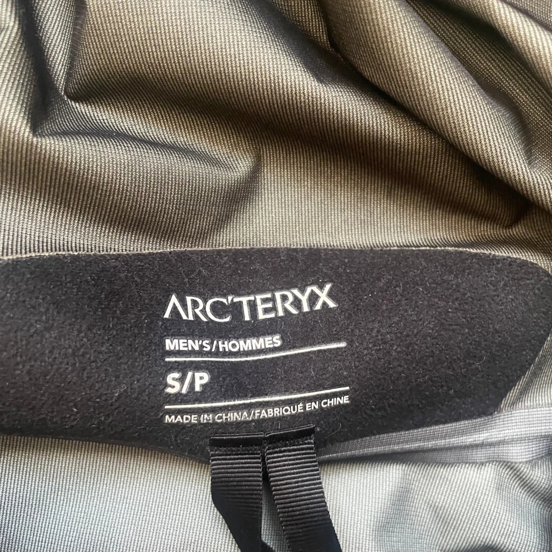 Svart Arc'teryx Gore-Tex vindjacka S - 2