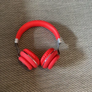 Hörlurar - Hörlurar man används med bluetooth 