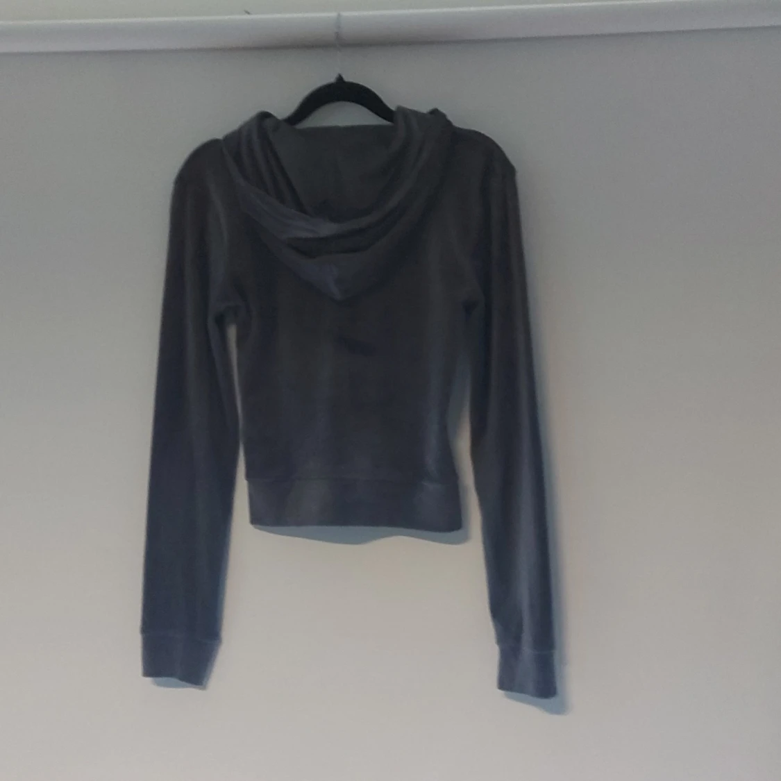 Mörkgrå hoodie från H&M Divided XS - 1