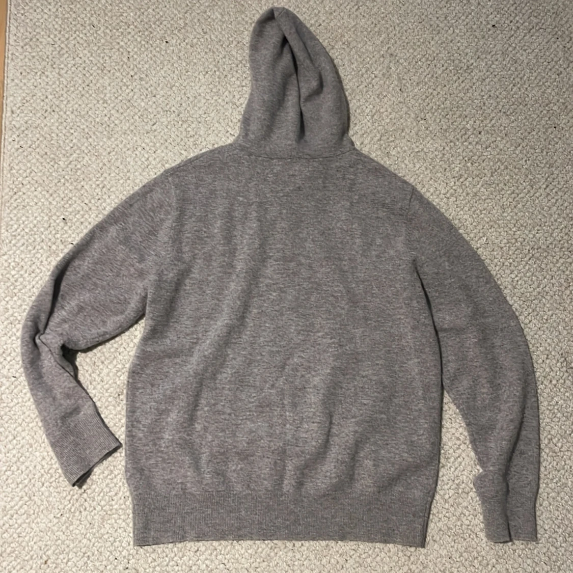 Grå kashmirhoodie från Sayless strl s - 2