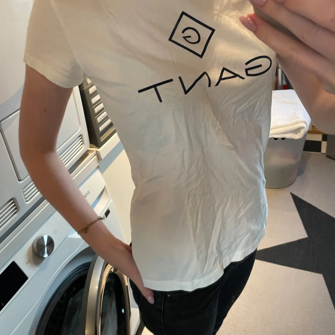 Vit GANT t-shirt med logga - 1