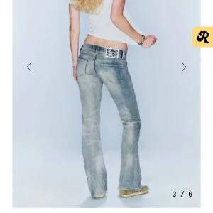 Cheep monday jeans - Säljer mina weekday jeans då de inte kommer till användning, använda ca 2 gånger och i bra skick. Storlek 27/32💓