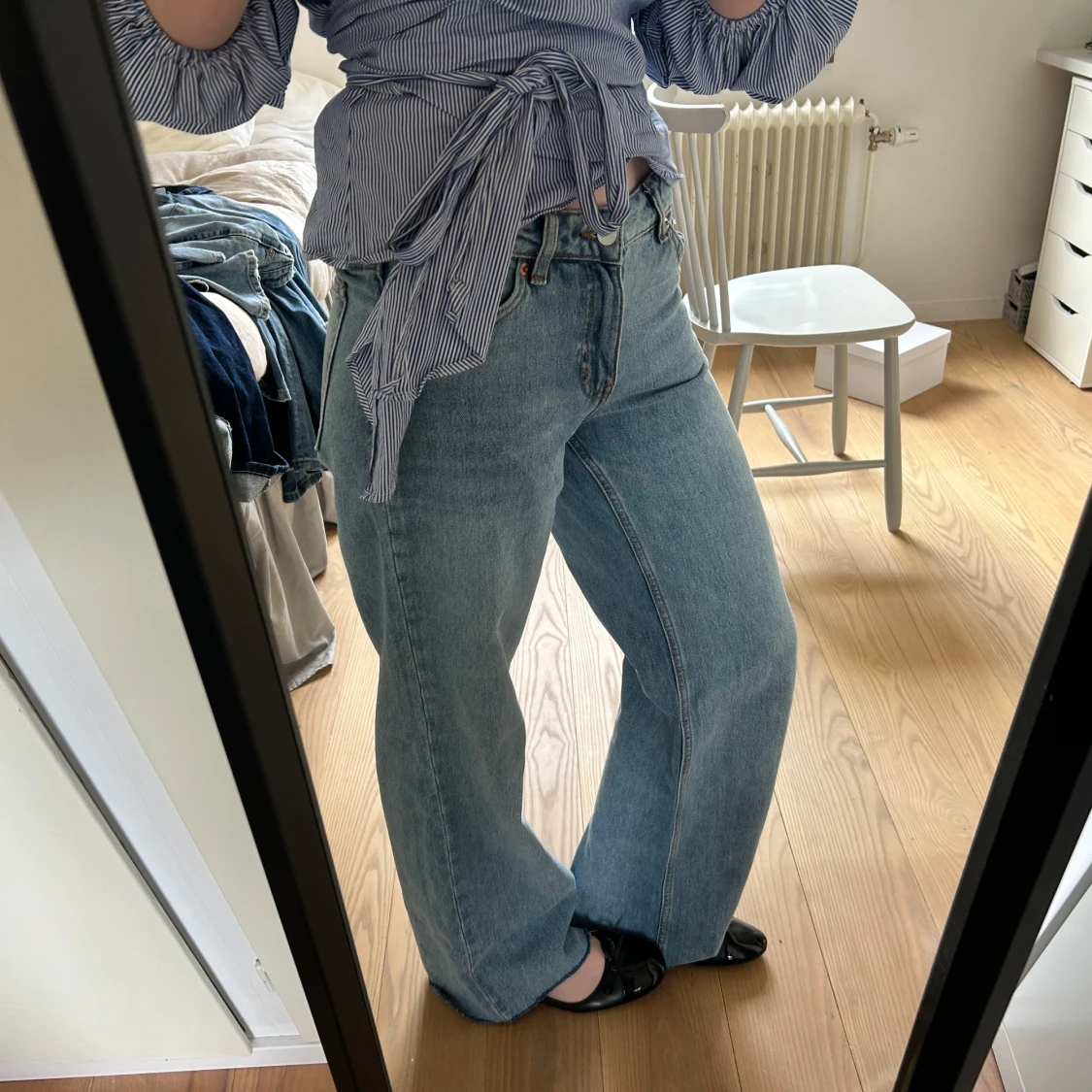 Low waist wide jeans från monki  - 1
