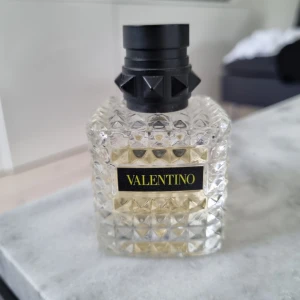 Valentino born in roma yellow dream - Born In Roma Yellow Dream Donna 30 ml från början, se bild för att se hur mycket som finns kvar.