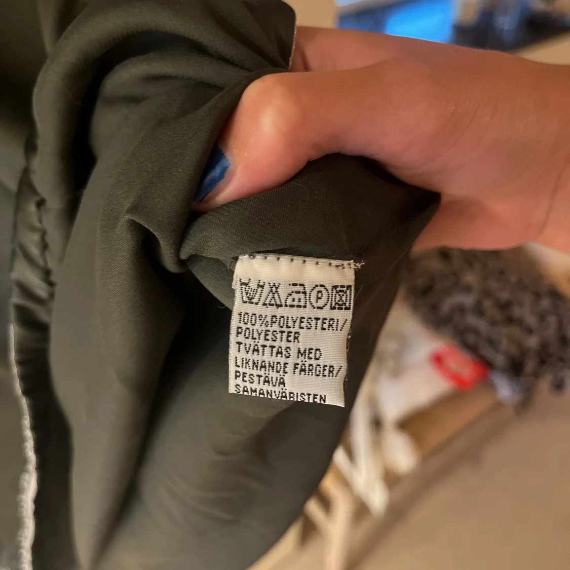 Svart kortklänning med paljetter från Indiska - 3