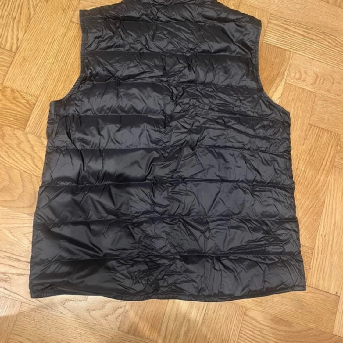 Svart dunväst från Moncler - 1