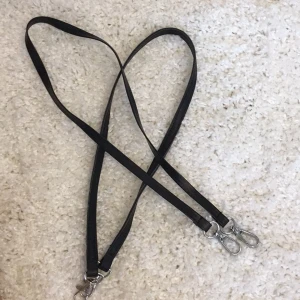 Käpphäst tyglar - Två stycken svarta käpphäst tyglar🫶🏼 Pris kan diskuteras❤️