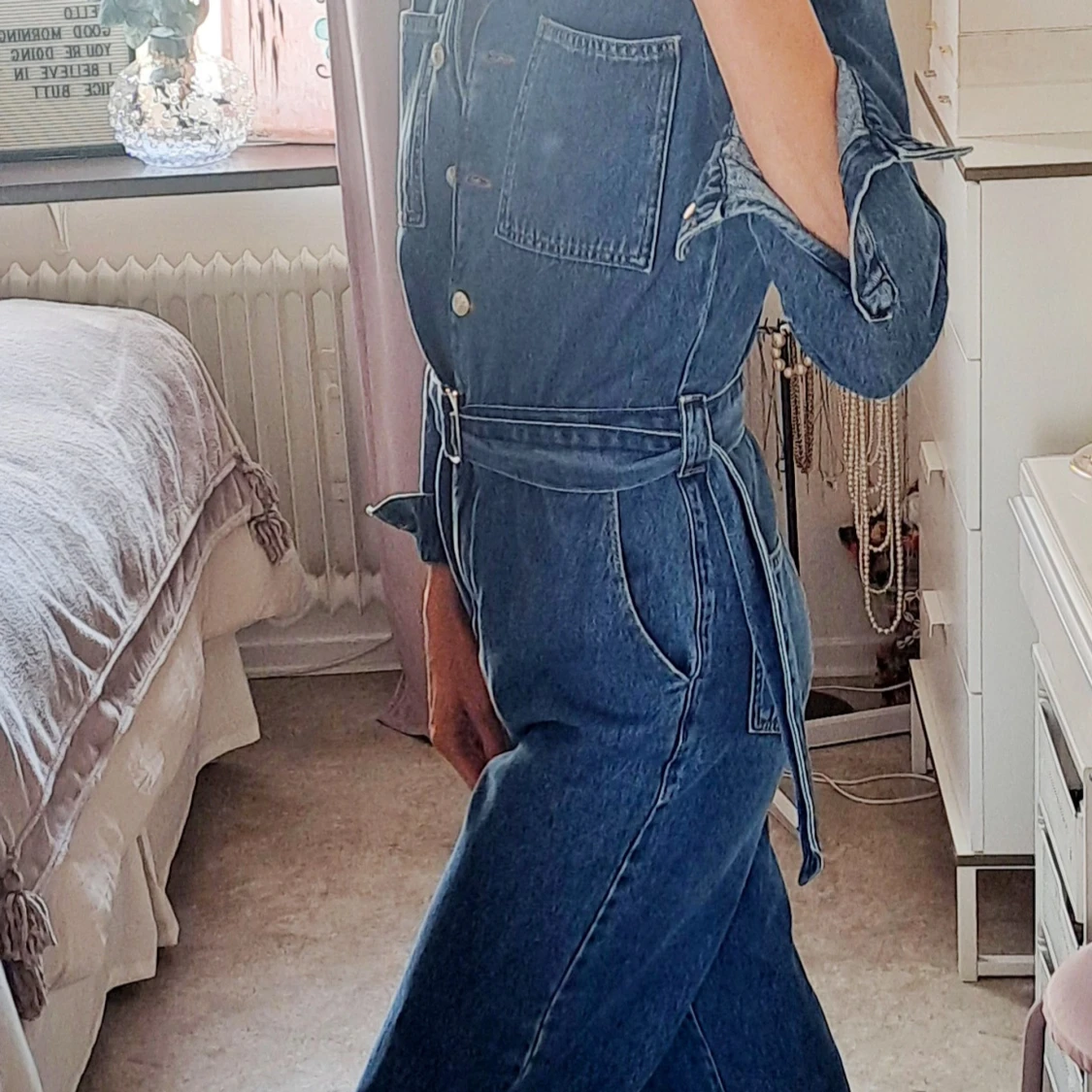 Blå jeans jumpsuit med bälte - 3