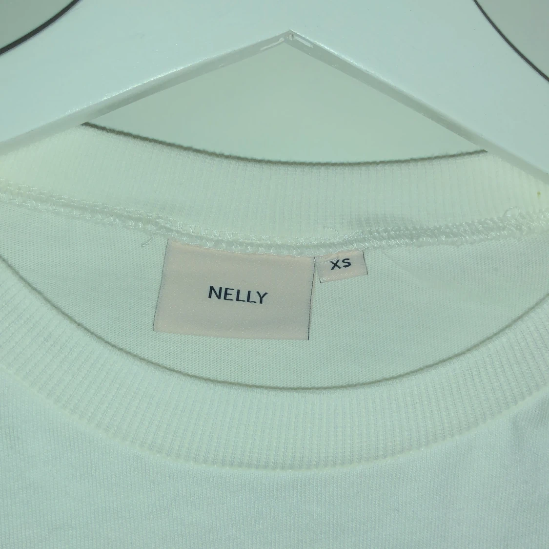 Vit knyt-topp från Nelly XS - 2