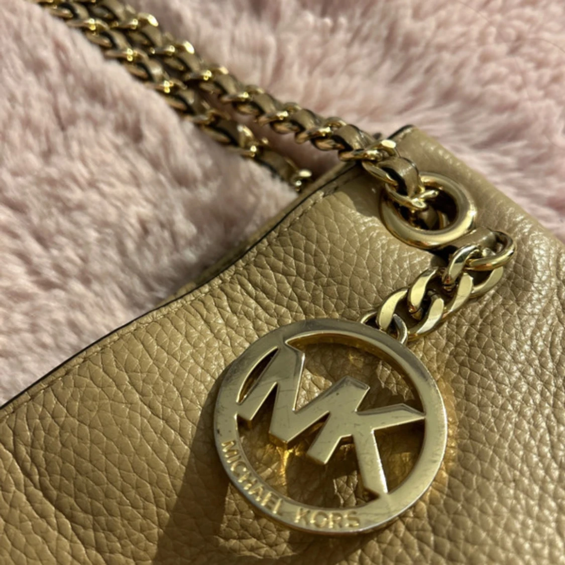 Beige axelväska från Michael Kors - 3