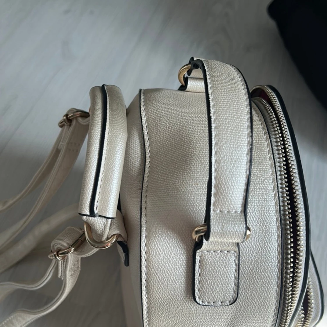 Beige ryggsäck från Michael Kors - 4