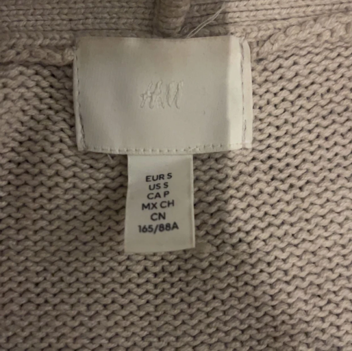 Beige stickad kofta från H&M - 2
