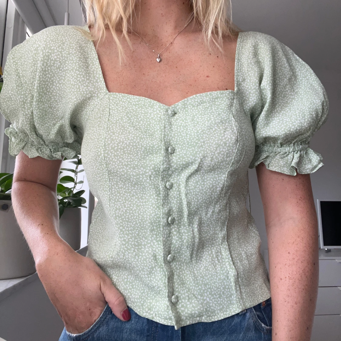 Grön blommig blus från & Other Stories