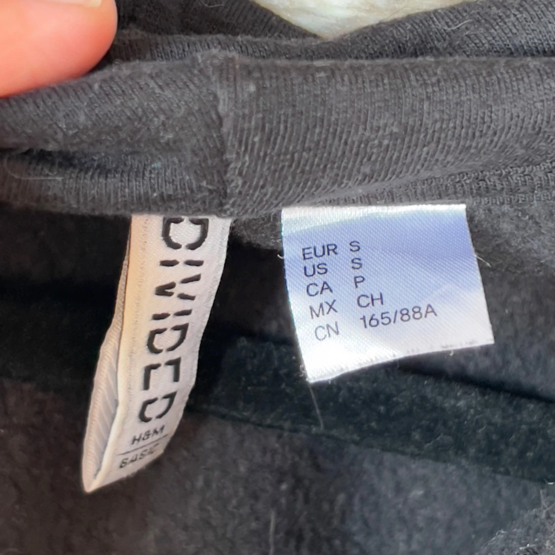 Svart croppad  zip hoodie - 2