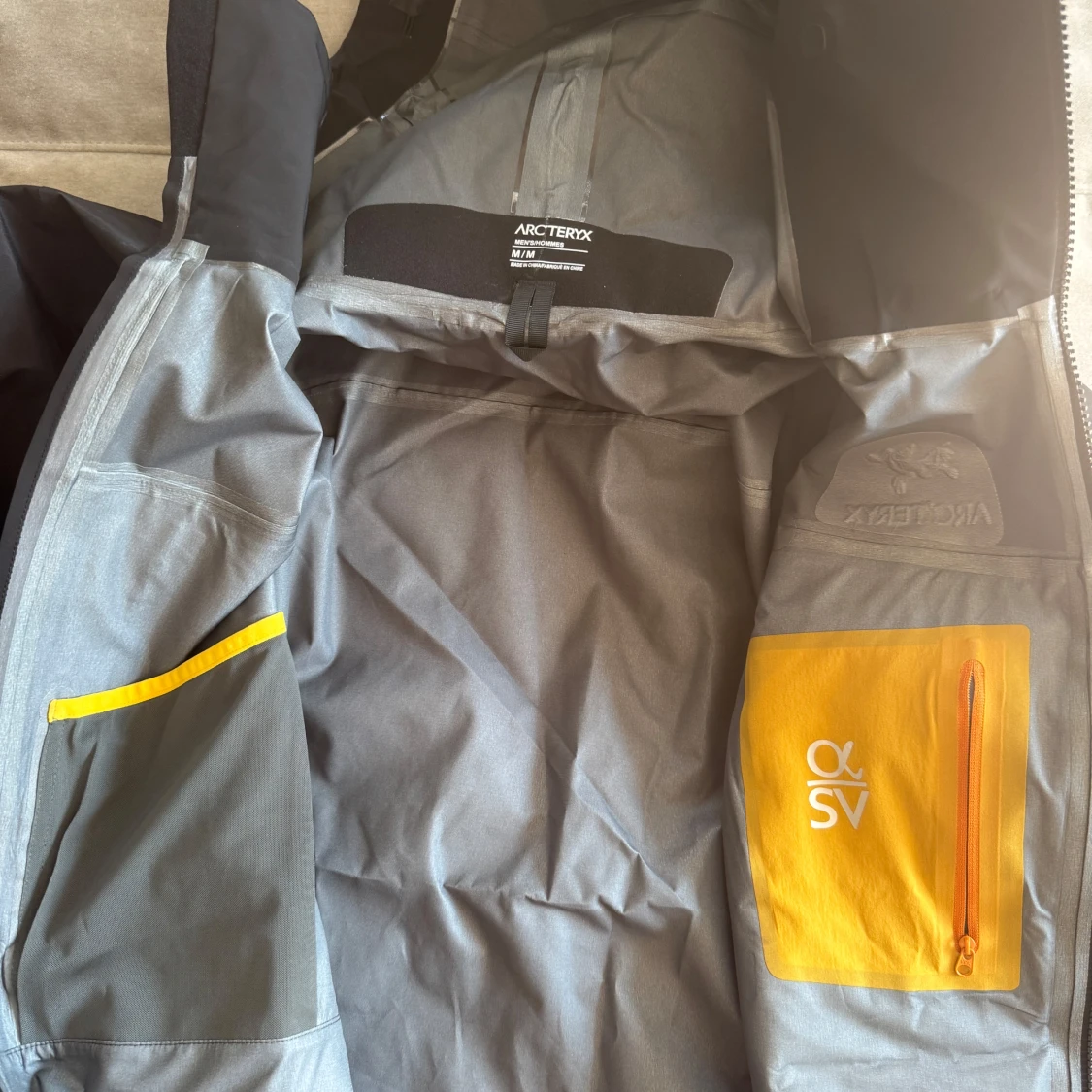 Svart vindjacka  Arc'teryx alpha sv M - 2