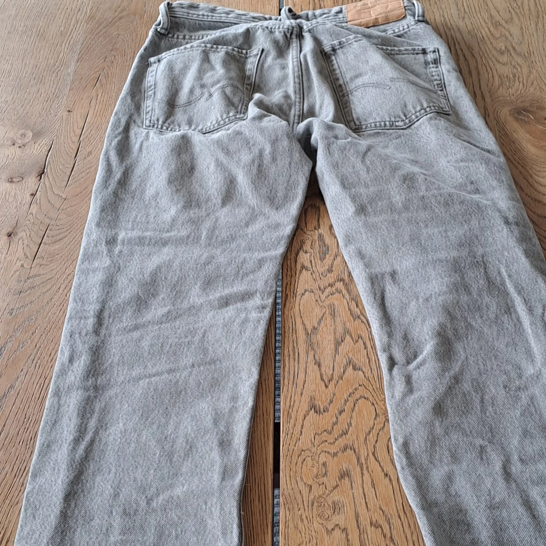 Grå loose fit jeans från Jack & Jones - 1